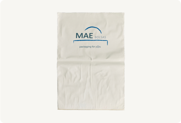Bolsa blanca con corte recto y logo de maebolsas azul